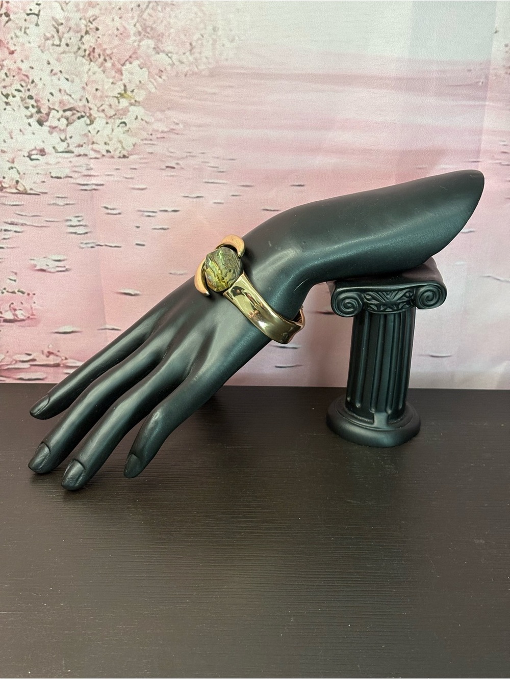 Robert Lee Morris SoHo iridescent oval abalone stone gold plated hinged cuff EUC
